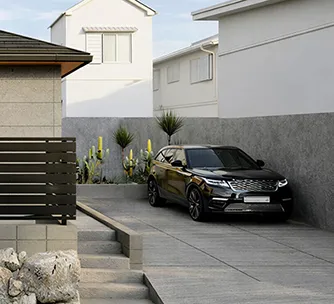 来客時も美しく整う、ゆとりのある駐車スペース