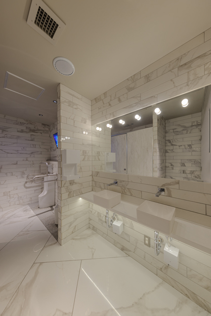 清潔感と高級感を併せ持ったWC。タイルの質感がGOODです。