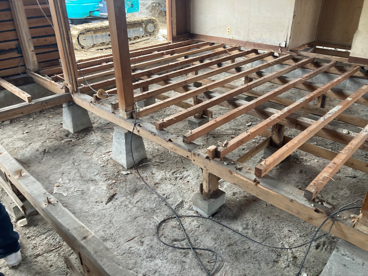 床下が見える状態へ