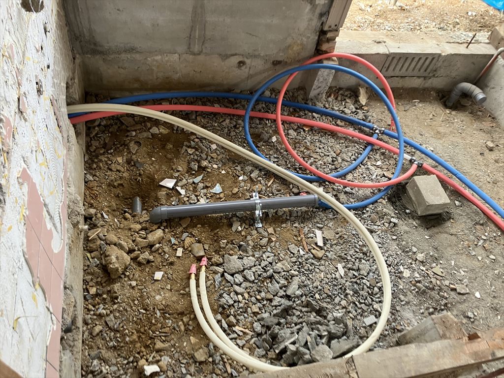 浴室　給排水配管