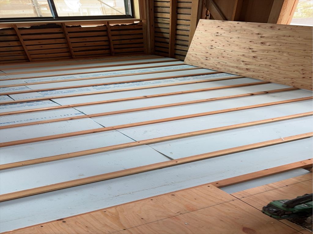 床に適した断熱材を施工